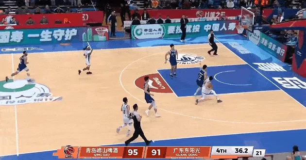 2026世界杯投注-胡明轩快攻造成段昂君5犯离场，两罚全中后35秒仅差青岛2分